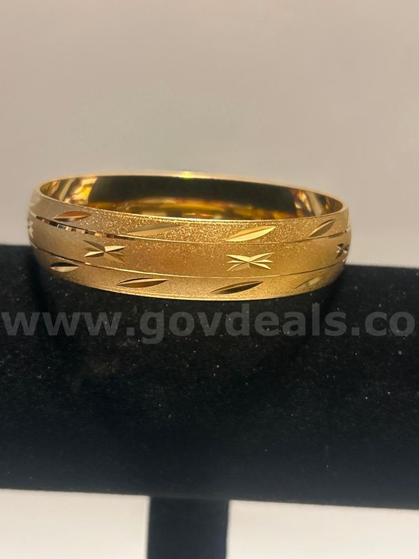 24k Gold, 2 1/4 Diameter, SM, Thick , Diamond Cut, Starburst, Textured Finish, Bangle, Bracelet.  Read ⬇️