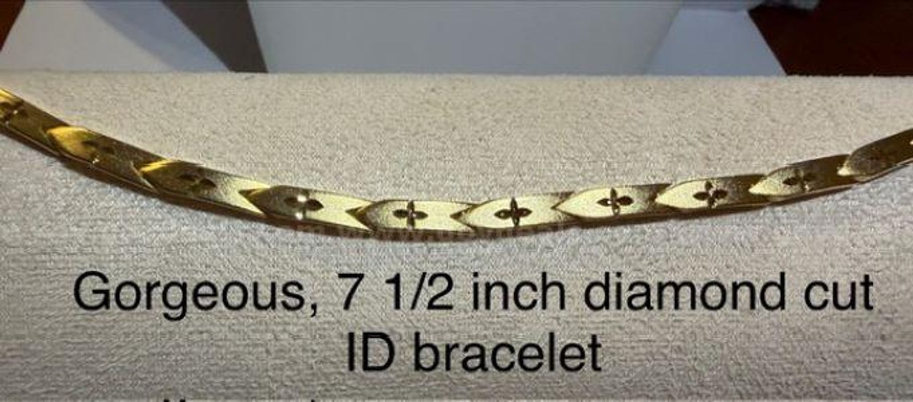 Gorgeous, Ladies, 7 1/2 Inch, Diamond Cut ID Bracelet, 24k Real Gold Filled