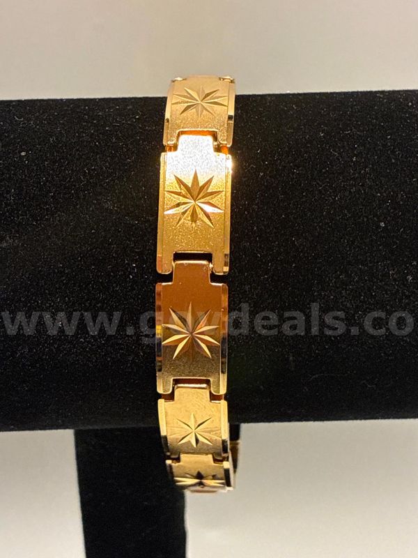 7.5” Diamond-Cut Starburst Link ID Bracelet W/ Textured Finish 24K Real Gold Filled.