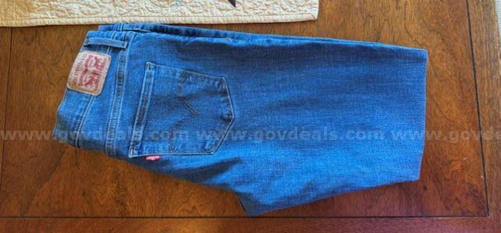 Levi’s, Size 28, 311 Shaping Skinny Jeans