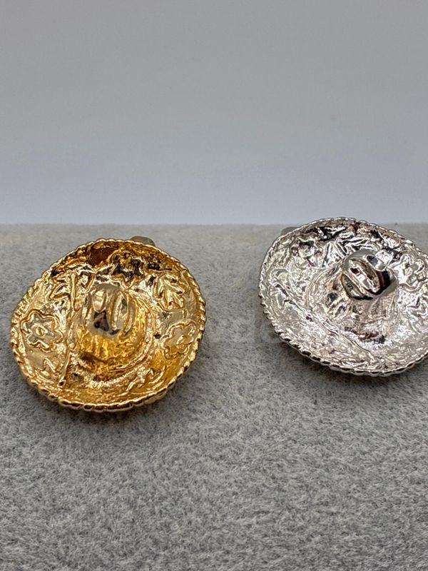 (1) Sombrero Pendant 24K Gold Filled and (1) Sombrero Rhodium Clad (Silver)