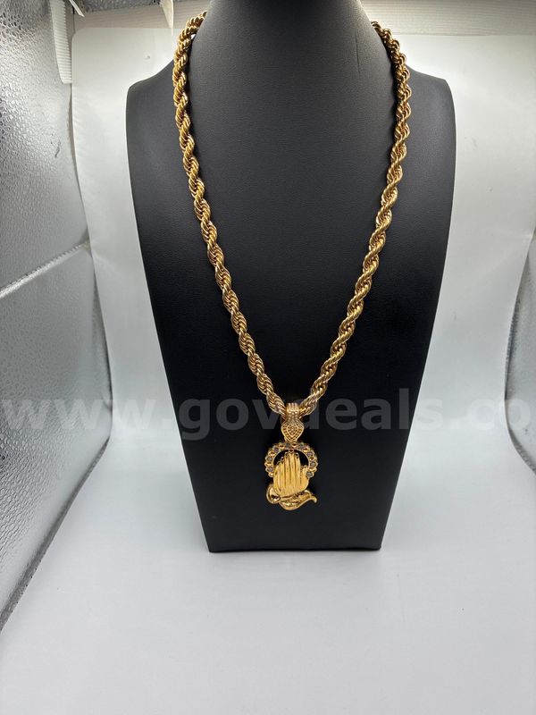 Beautiful, 5MM, 20”, Diamond Cut Rope Necklace, CZ Praying Hands Pendant. Real 24k Gold Filled