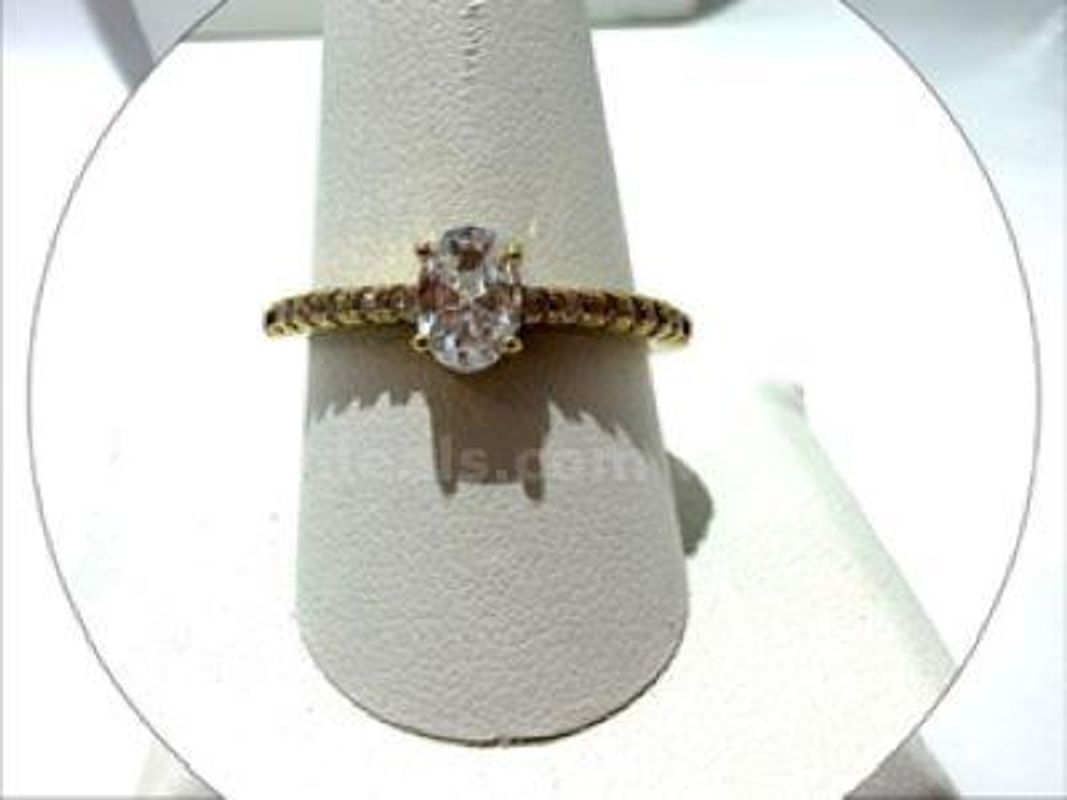 Gorgeous, Ladies, 1CT, CZ Diamond, 24k Gold Filled, Oval Bridal Ring W/Accents