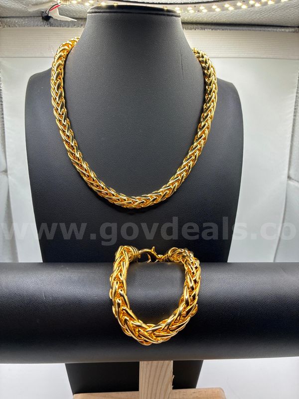 Elegant, 24k Gold Filled, Modern Woven Wheat Link 18” Necklace and 7 1/2” Bracelet Set.