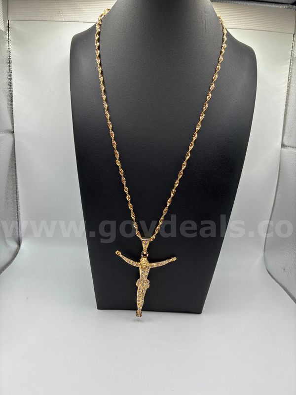 Beautiful, 24k Gold Filled, Iced CZ Crucifix Pendant W/ 21”Diamond-Cut Rope Chain Necklace.