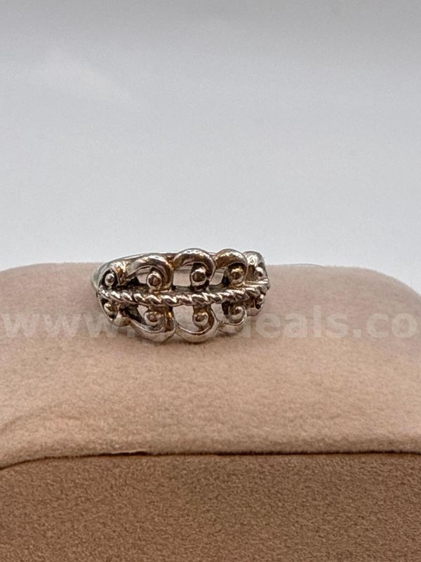 Vintage Avon Ring. Size 7.