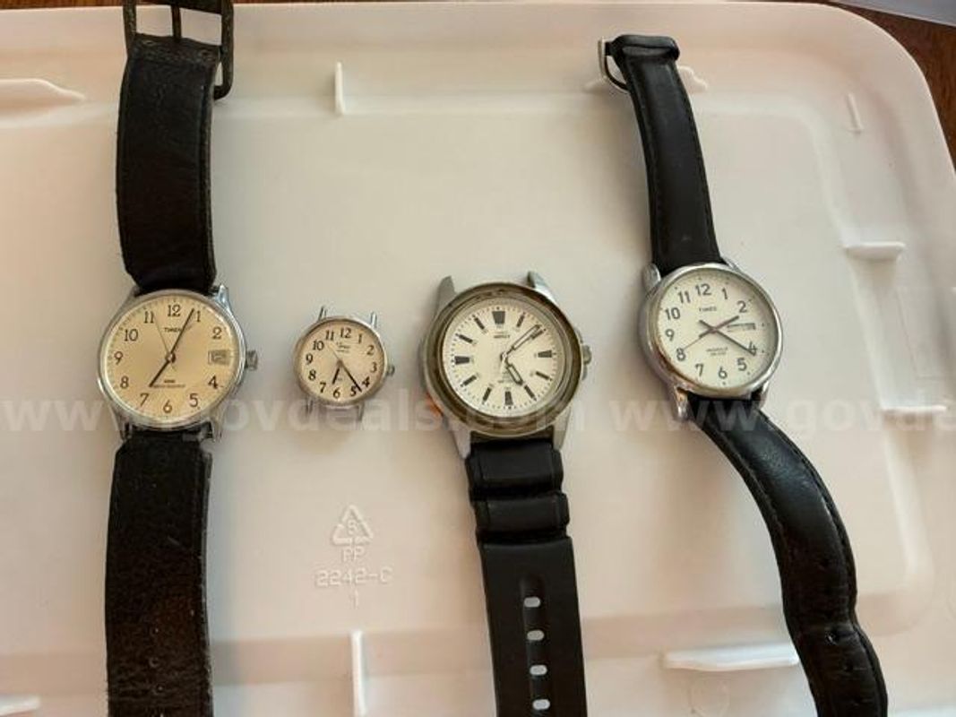 (4) Vintage, Timex Watches, Working/Non-Working. Have not been tested!
