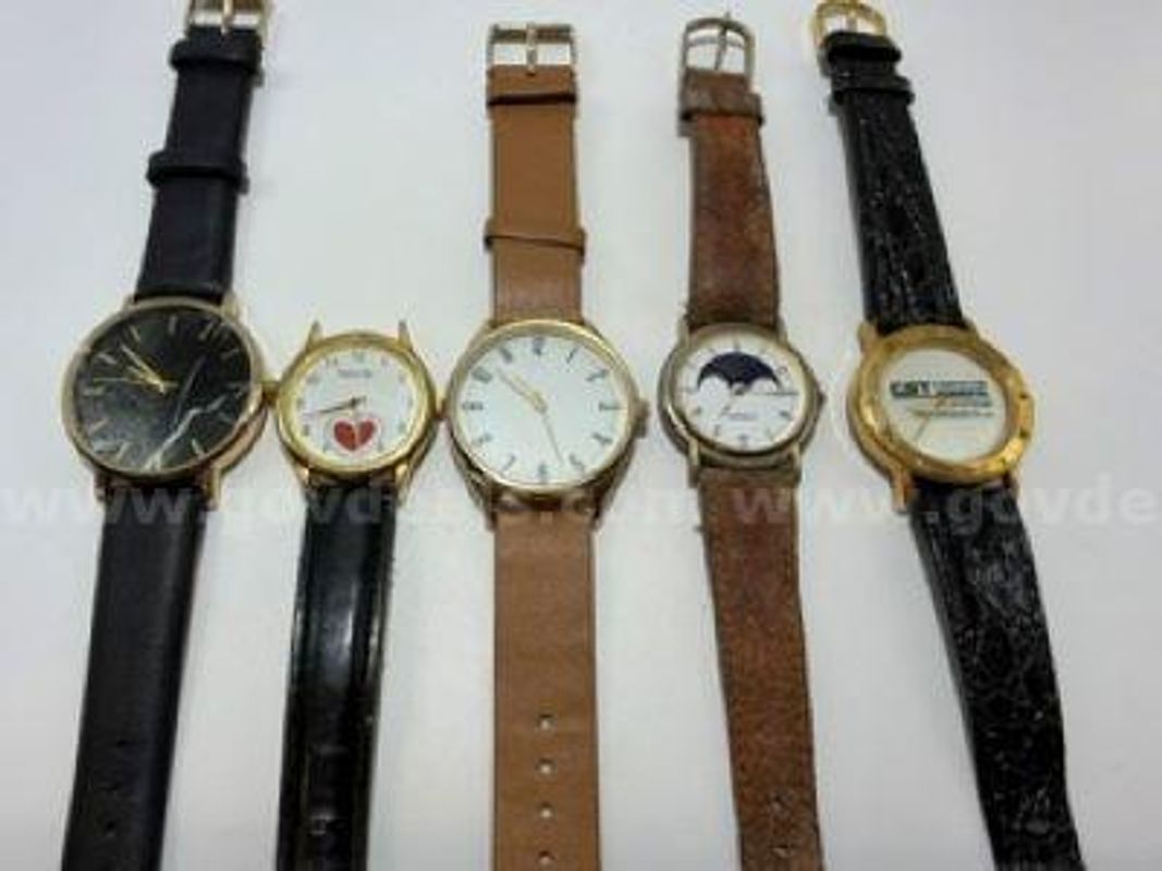 Lot of (5) Vintage Watches, Working/Non-working. Have not been tested!