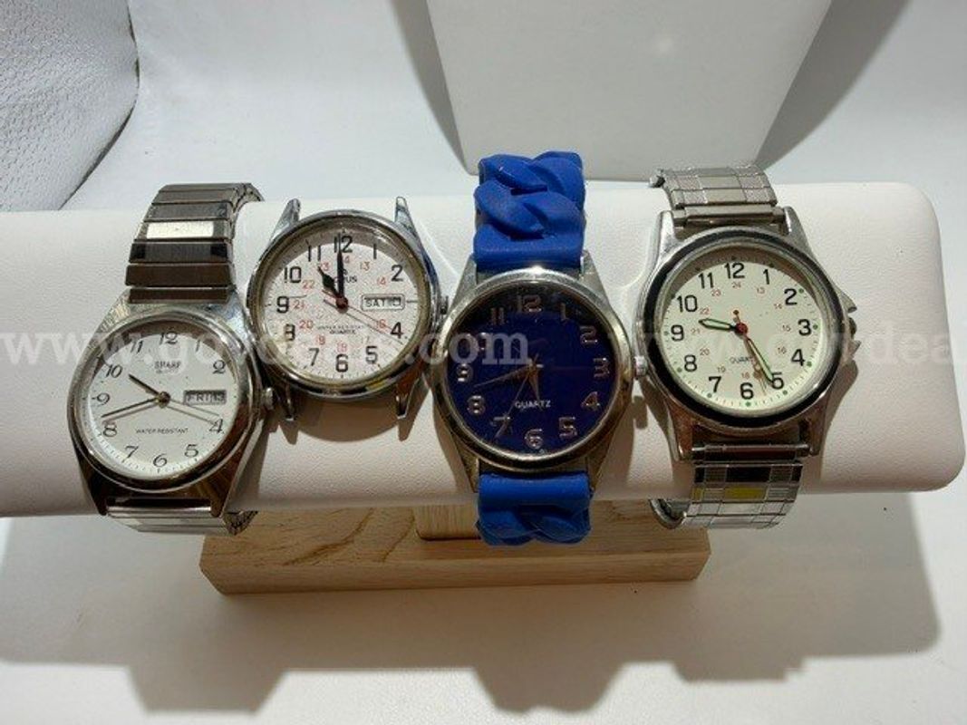 Vintage Watches, Lot of (4), Working/Non-working. Not Tested!