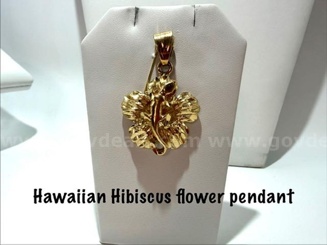 Beautiful, 24k Gold Filled, Hawaiian Hibiscus Flower Pendant