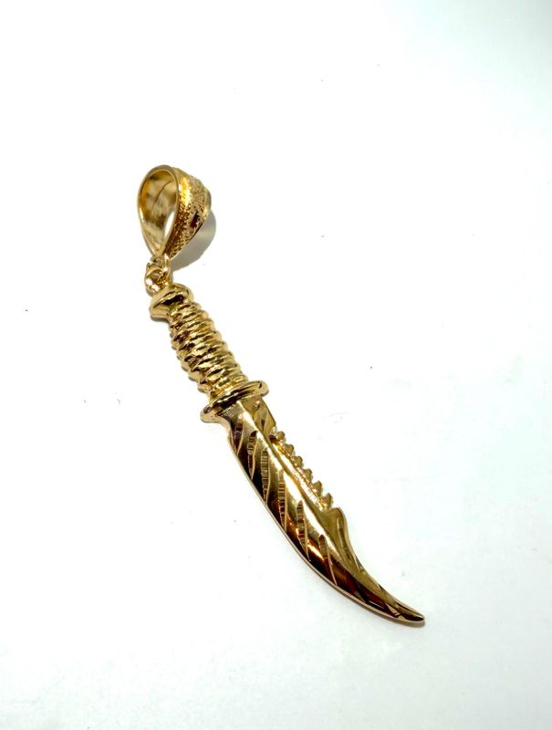 Attractive, 4 Inch, 24kt Gold Filled, Diamond Cut Sword Pendant