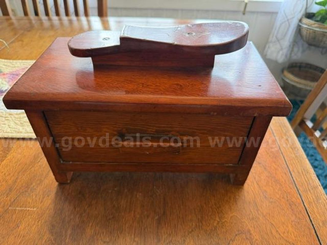 Vintage, Shoe Shine Box, Excellent Condition