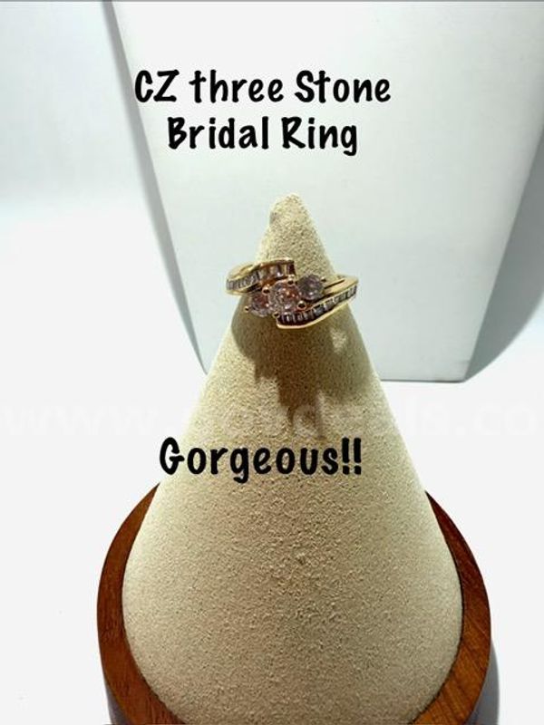 Gorgeous, Size 8 1/2, Ladies, 24kt Gold Filled, CZ Three Stone Diamond, Bridal Ring W/Accents