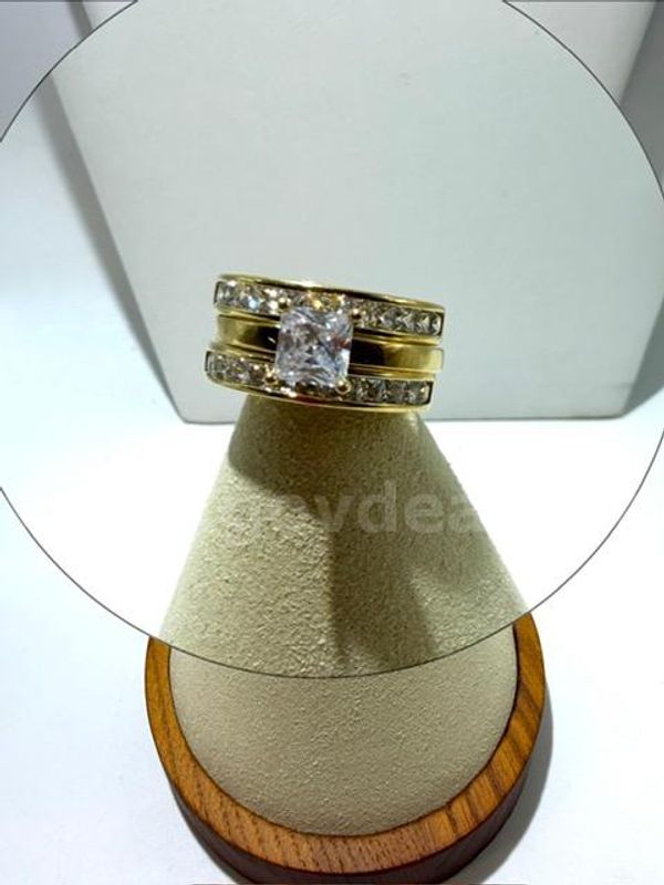Beautiful, Ladies, 24kt Gold FIlled, Size 8 1/2, 2 PC, CZ Princess Cut Diamond Bridal Set