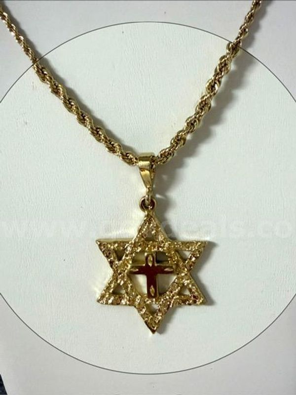 Magnificent, 22 Inch, 4MM, 24kt Gold Filled, Diamond Cut Rope Chain W/Star of David Pendant