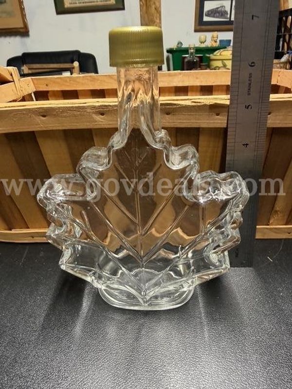 Vintage, Maple Leaf Clear Glass Bottle W/Lid, Excellent Condition, No Defects