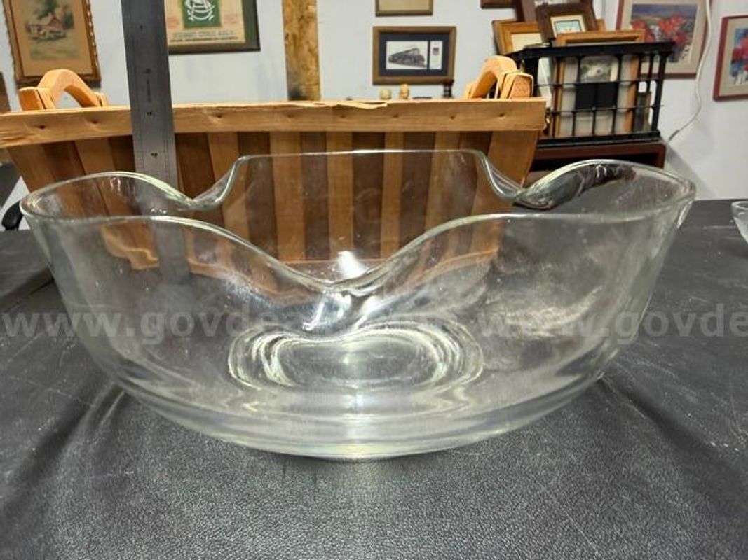 Vintage, Large Abstract, Art Glass Bowl, Excellent Condition, No Defects