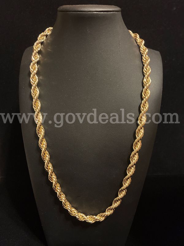 Gorgeous, 18K Gold Layered, 18 Inch, 8mm Rope Chain.