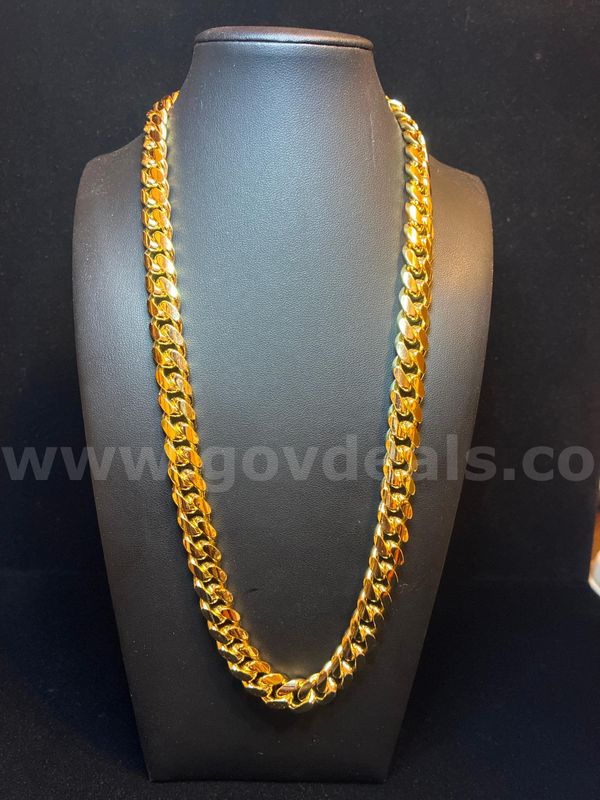 Gorgeous, 18K Gold Layered, Heavy, 10mm, 24” Cuban Link Chain.