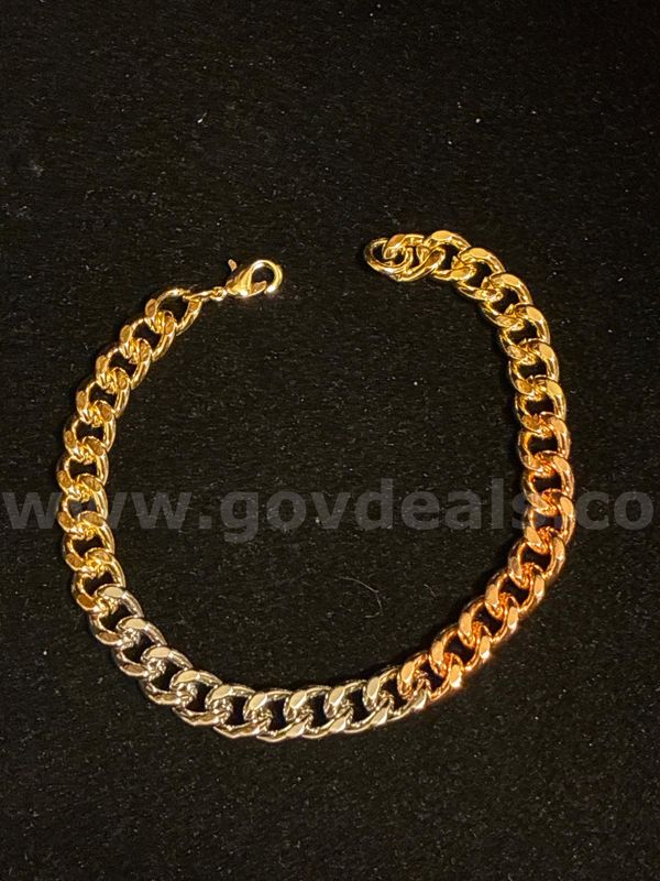 Gorgeous, 18K Gold Layered, 7mm, Tricolor 8.5” Figaro Bracelet.