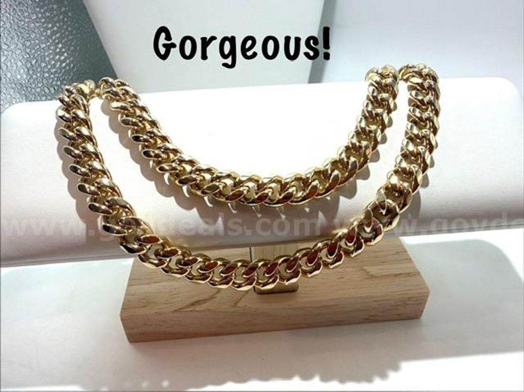 Magnificient, 24 Inch, Heavy, 24kt Gold Filled, Cuban Link Chain Necklace
