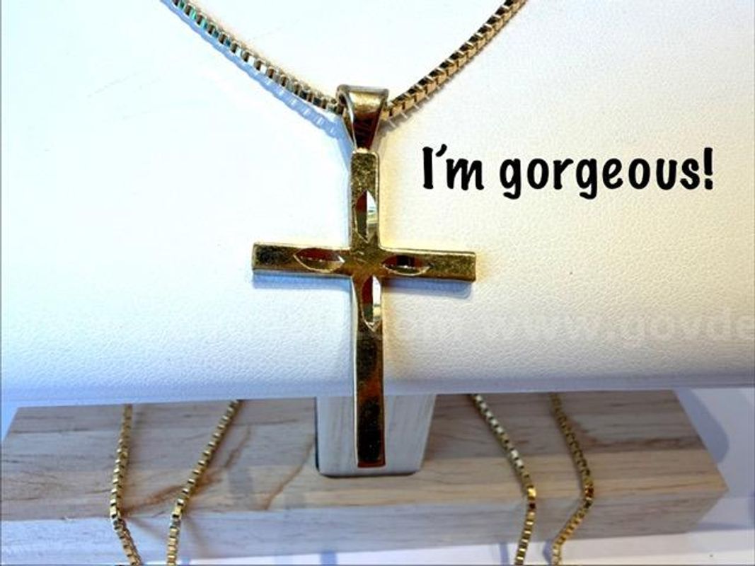 Exquisite, 24 Inch, 24kt Gold Filled, Ladies Box Chain Necklace W/Diamond Cut Cross Pendant