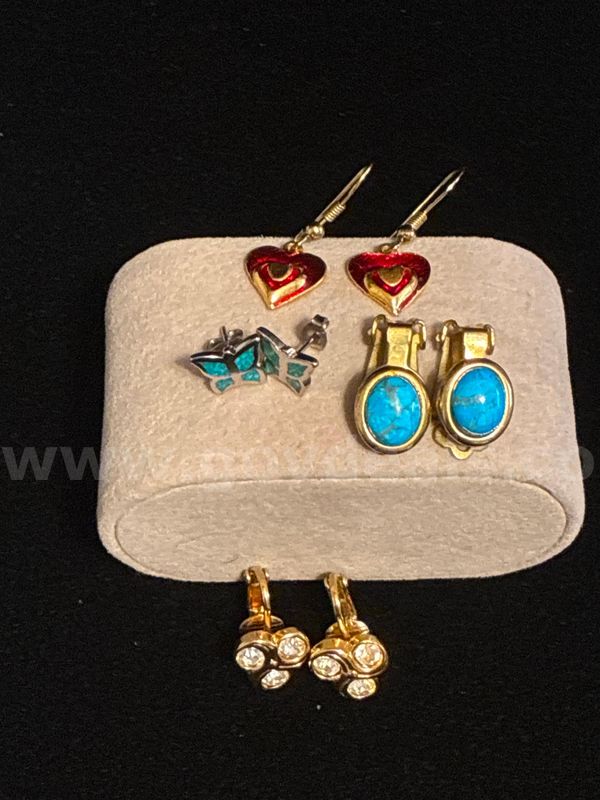 (4) Pairs of Vintage Earrings.