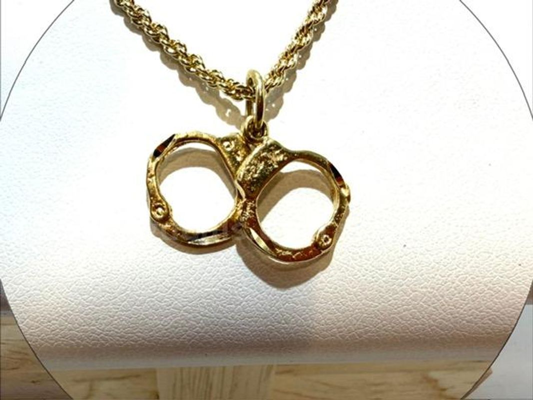 Unique, 24kt Gold Filled, 18”, 1MM Rope Chain W/Handcuffs Pendant
