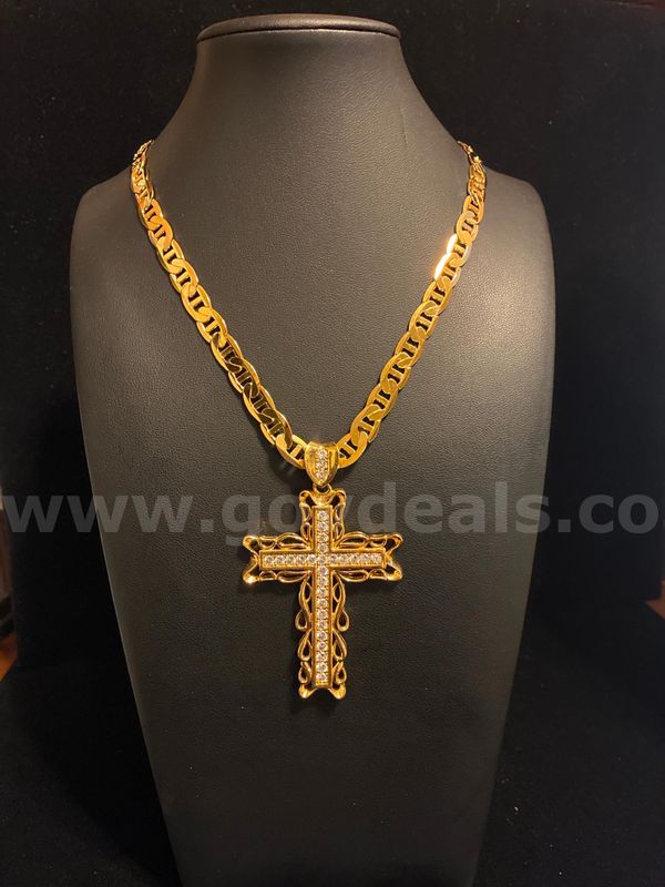 Gorgeous, 18”, Gucci Link Necklace w/ Large Diamond CZ Cross Pendant, 24K Real Gold Filled.