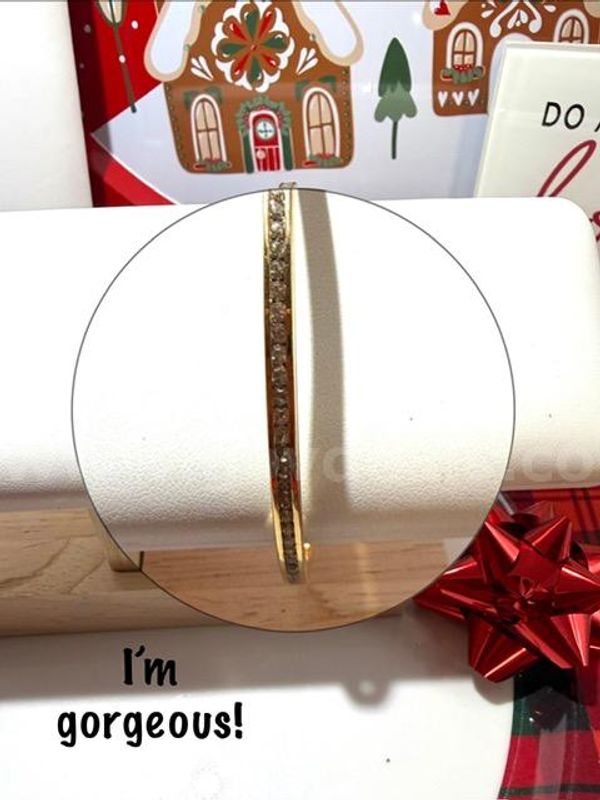 Beautiful, 24kt Gold Filled, Size Large, Ladies CZ Diamond Bling, Bling Bangle Bracelet
