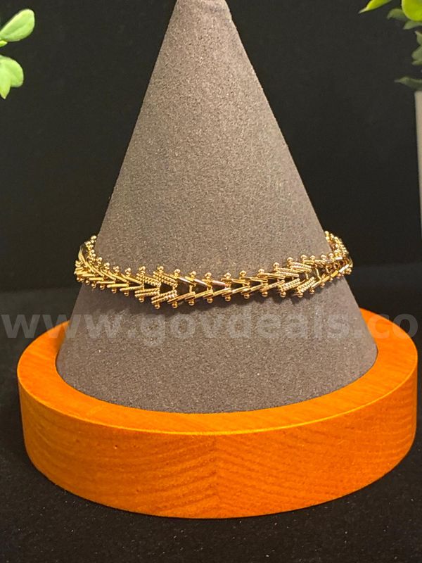 Beautiful Ladies 7" Arrow-Link Bracelet. 24k Real Gold Filled.