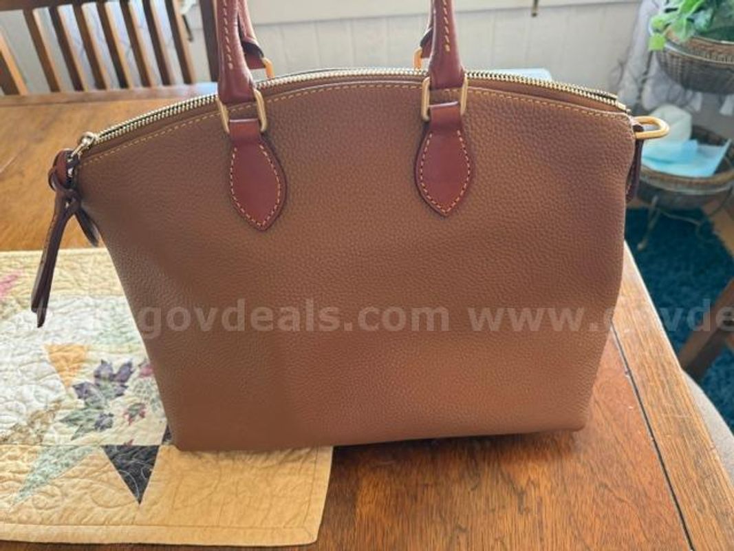 Beautiful, Excellent Condition, Barely Used, Dooney & Burke Handbag