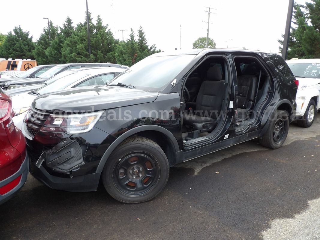 2018 Ford Explorer (missing parts)
