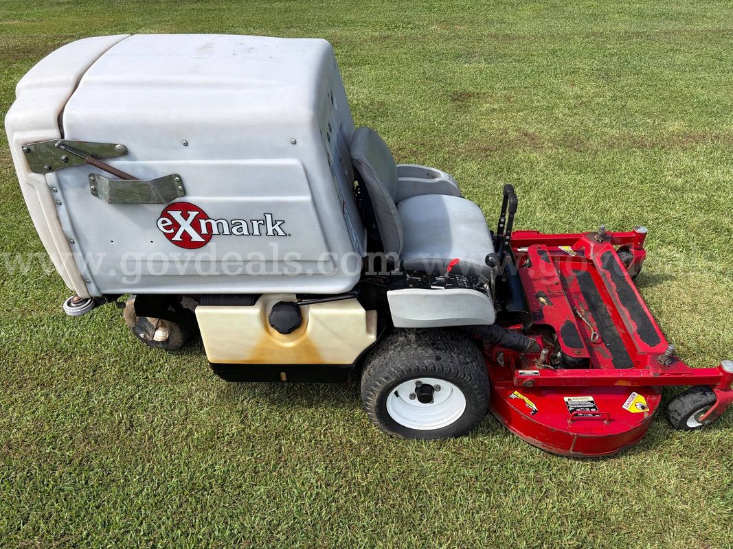 2014 Exmark Navigator 48" Commercial Mower