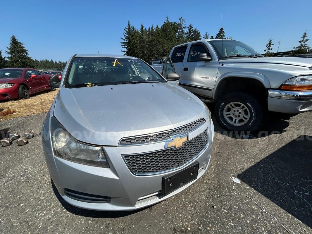 Silver 2011 Chevrolet Cruze 2LS