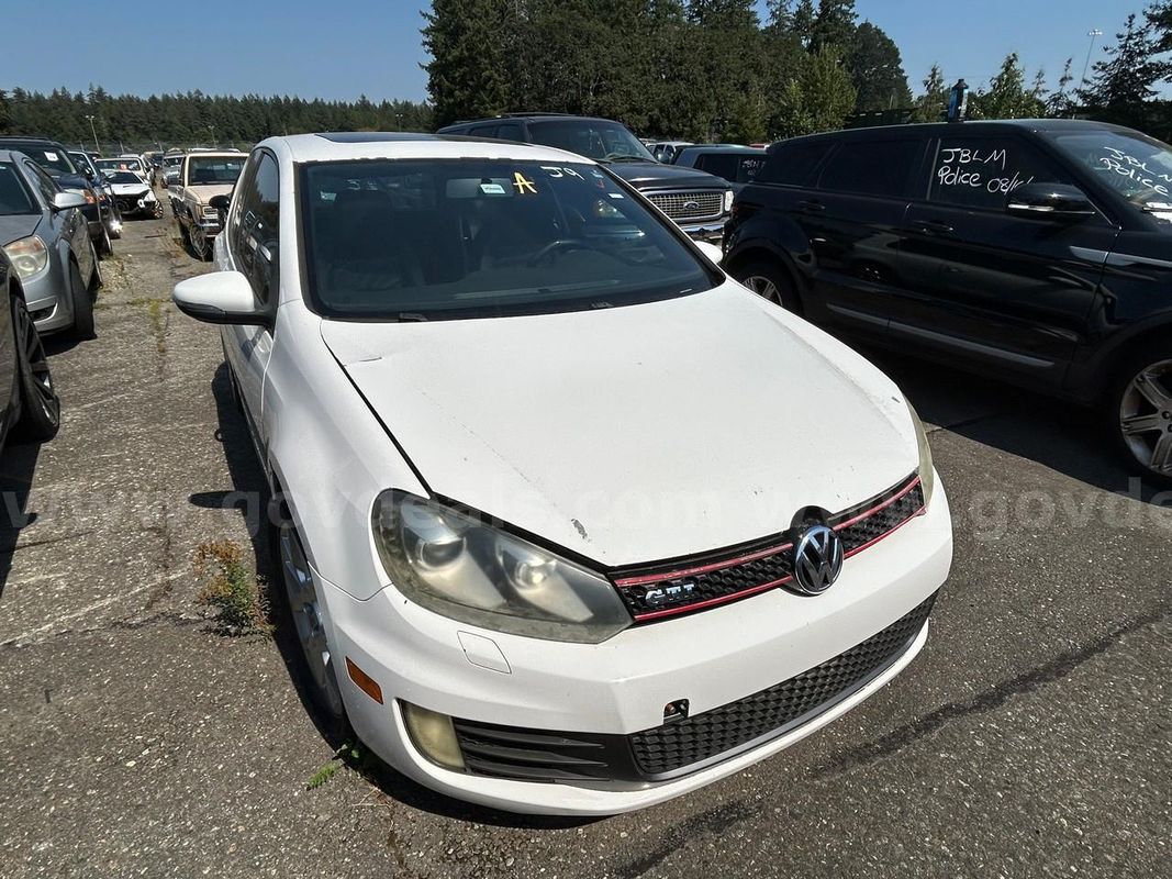 White 2012 Volkswagen GTI 2-door