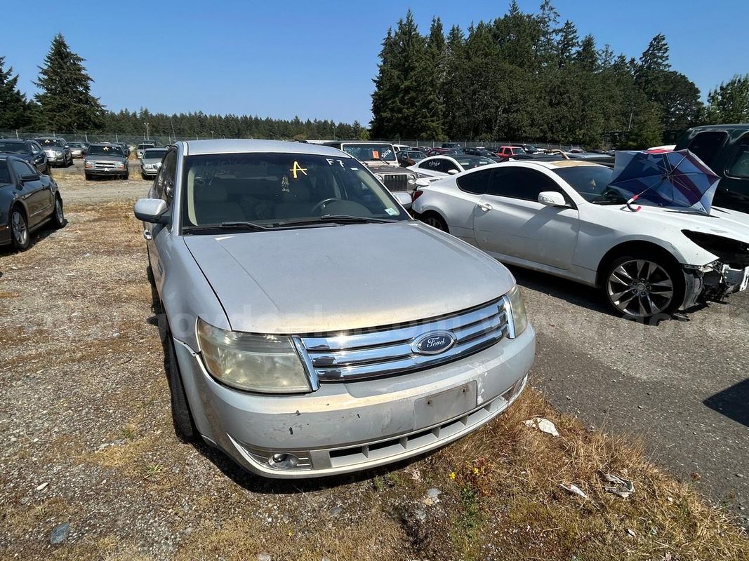 Silver 2009 Ford Taurus SEL FWD