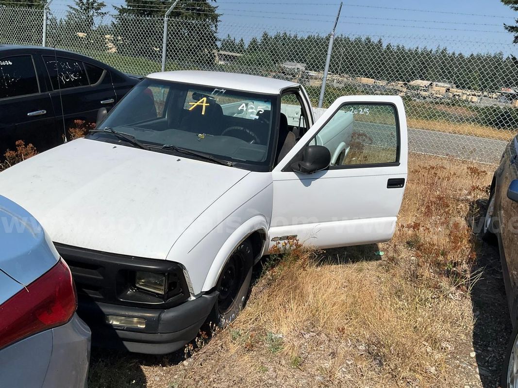 White 1997 Chevrolet S10 Pickup Reg. Cab Short Bed 2WD