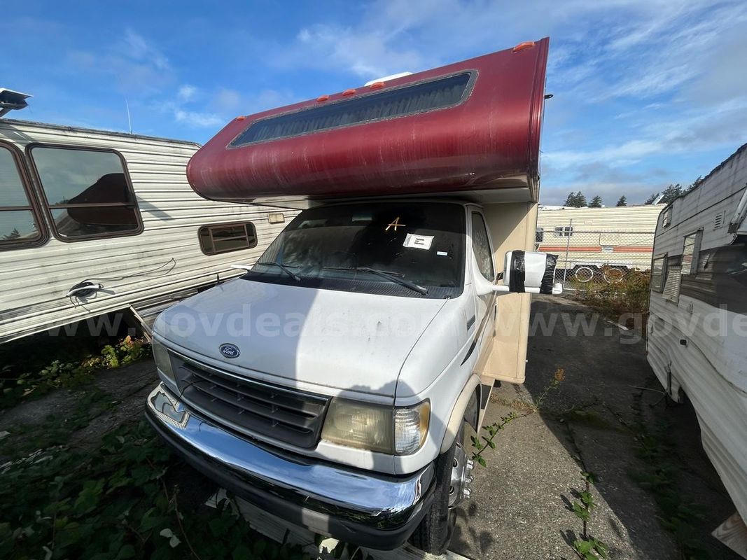 White 1995 Ford E350