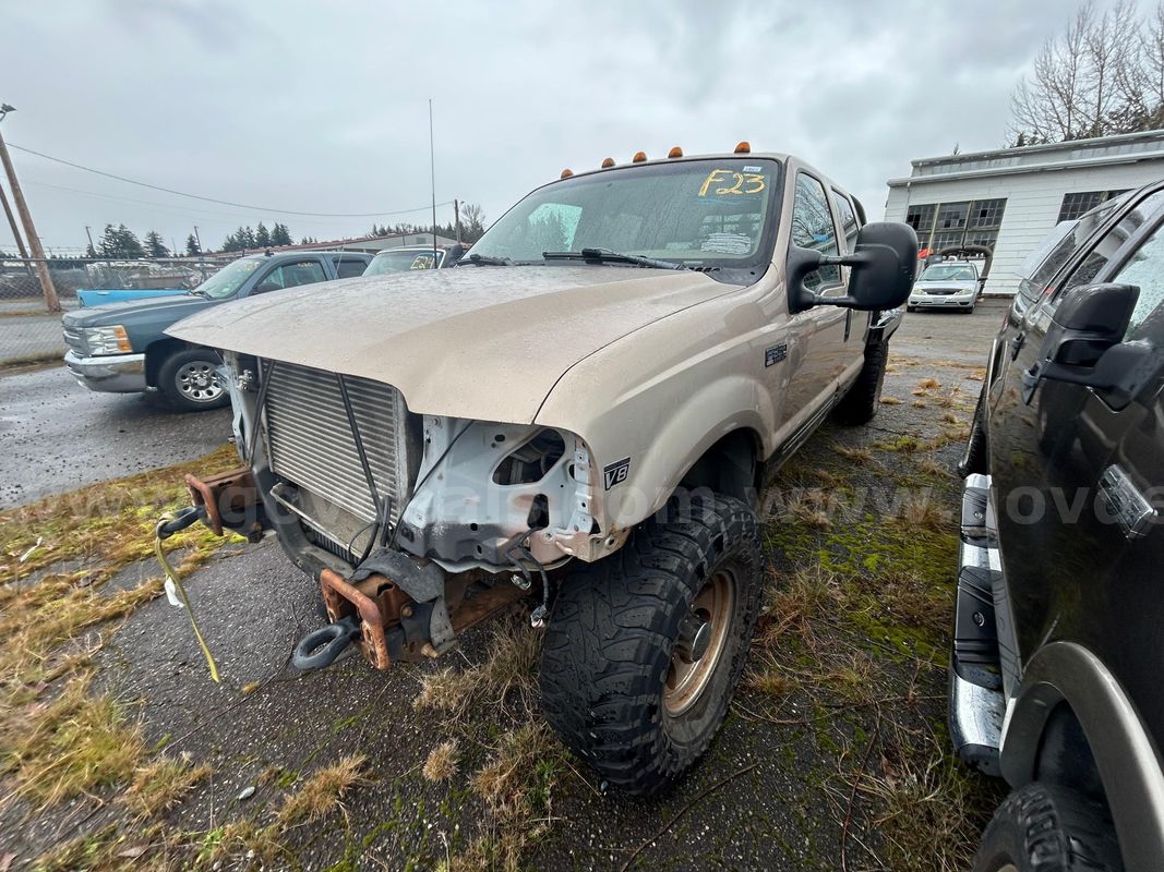 Gold 1999 Ford F-350 SD XL Crew Cab SWB 4WD