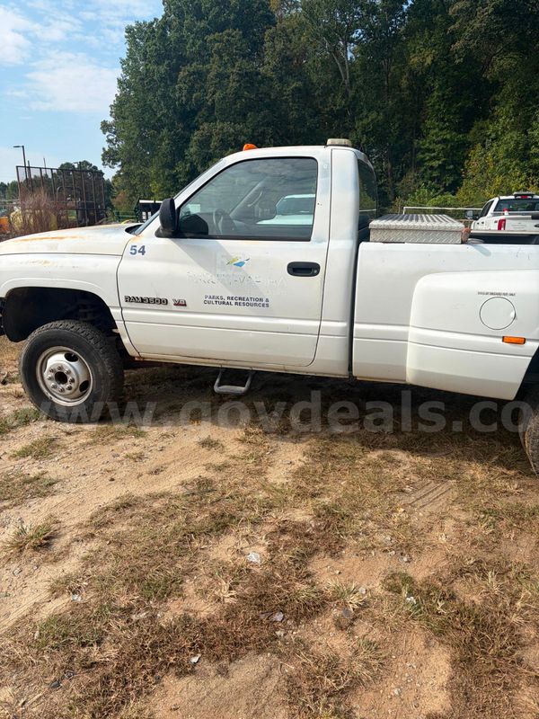 1998 Dodge Ram 3500 ST Reg. Cab 8-ft. Bed 4WD