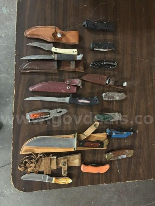 Assorted knives