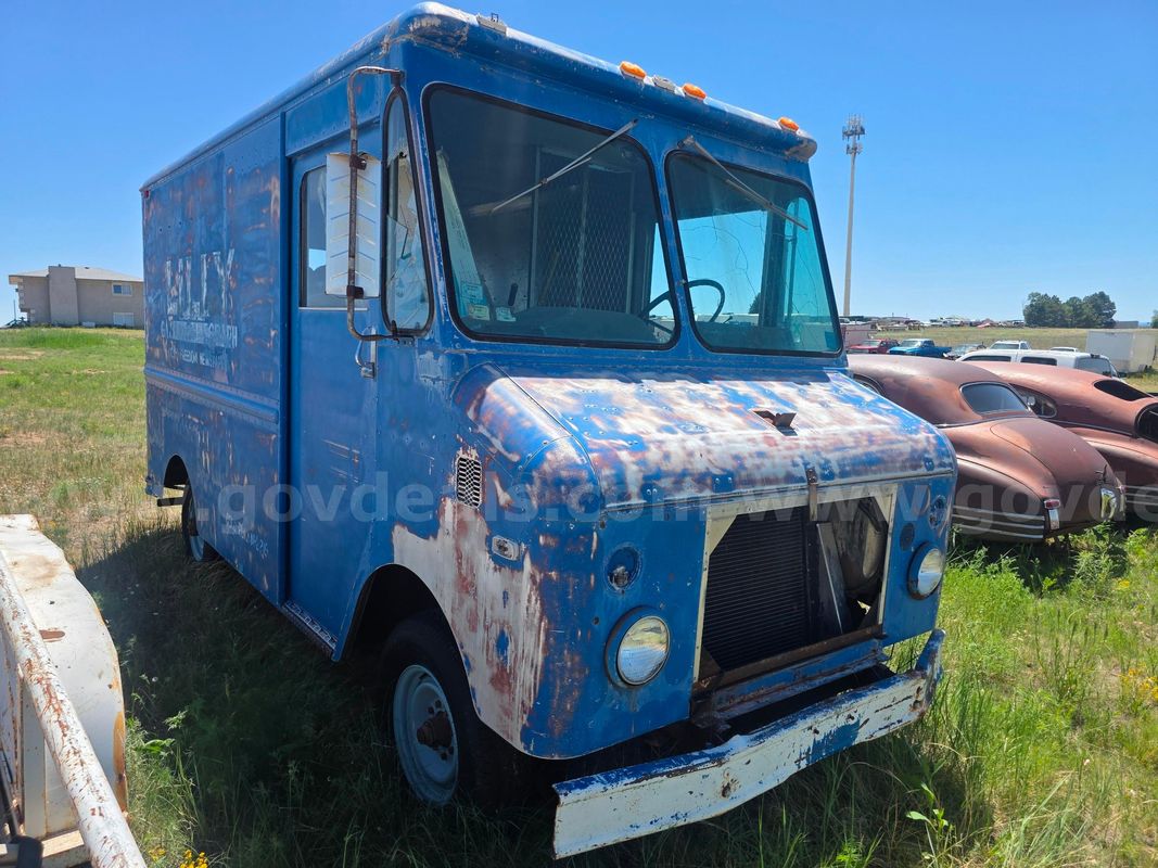 1974 INTERNATIONALHARVESTER BOX VAN ALUMINUM BODY TRANSIT VAN