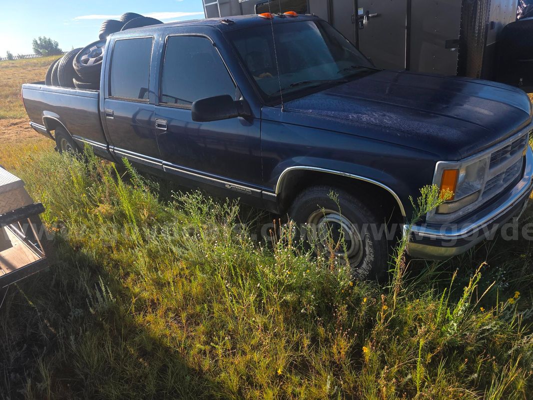 1999 Chevrolet 3500 Pickup truck 4 door 2WD