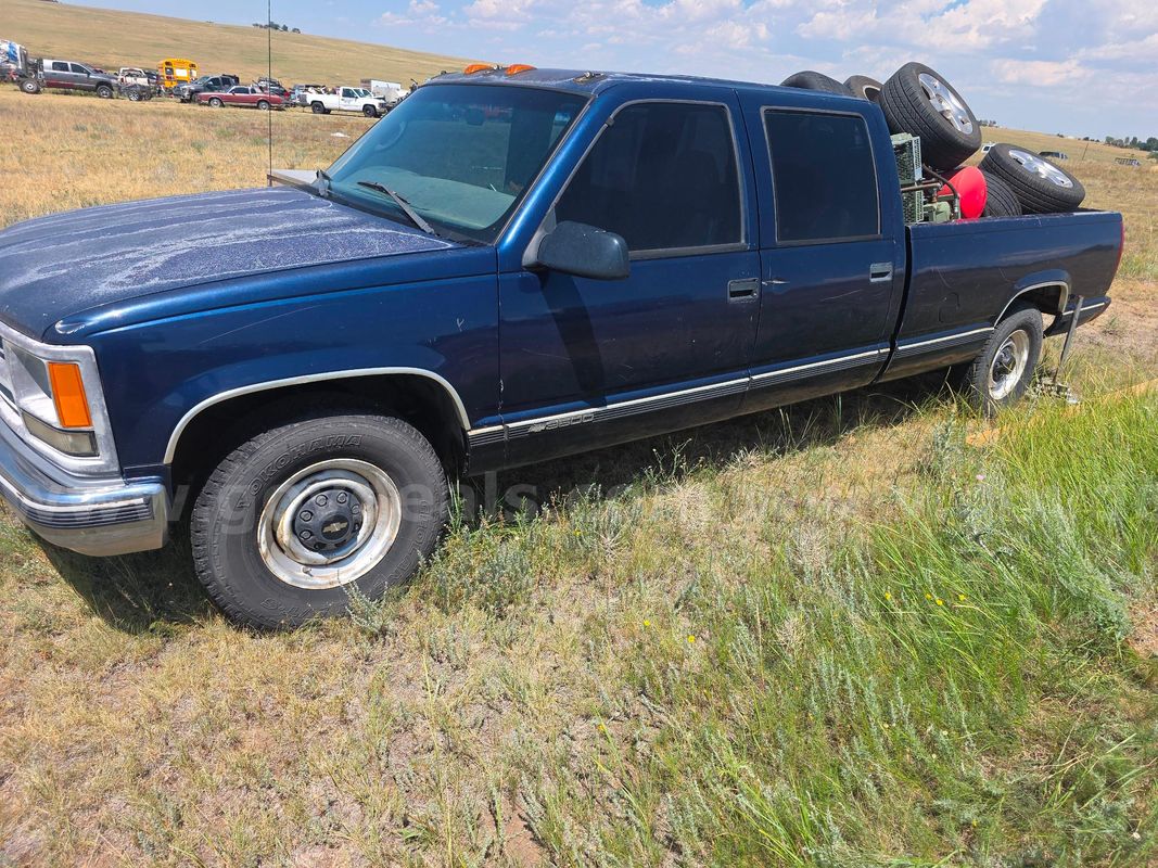 1999 Chevrolet 3500 Pickup truck 4 door 2WD
