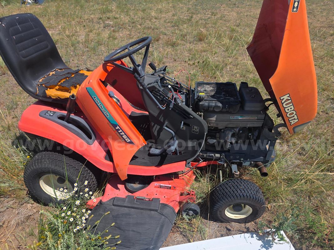 KUBOTA T1760 riding mower 42 inch