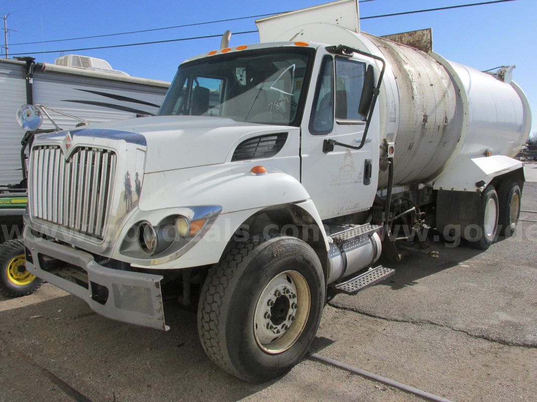 2014 International 7400 IHC 25CY Sideloader Garbage Truck