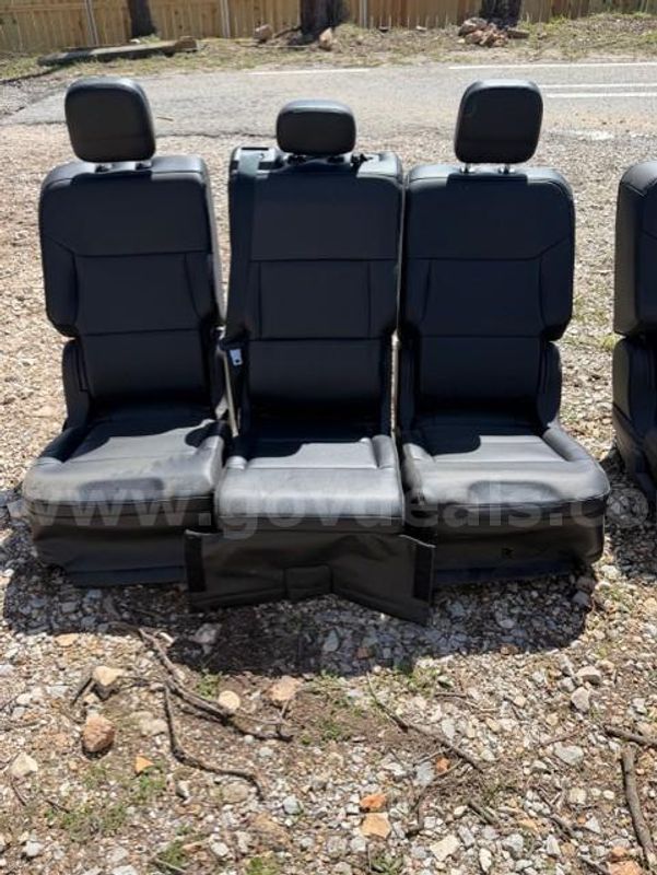 2nd row seating 2021-2022 Ford Explorer