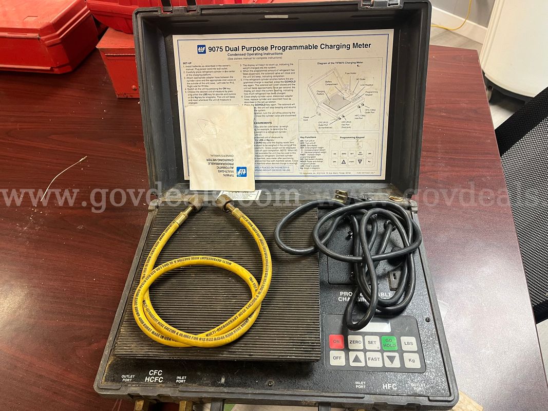 REFRIGERANT CHARGING METER
