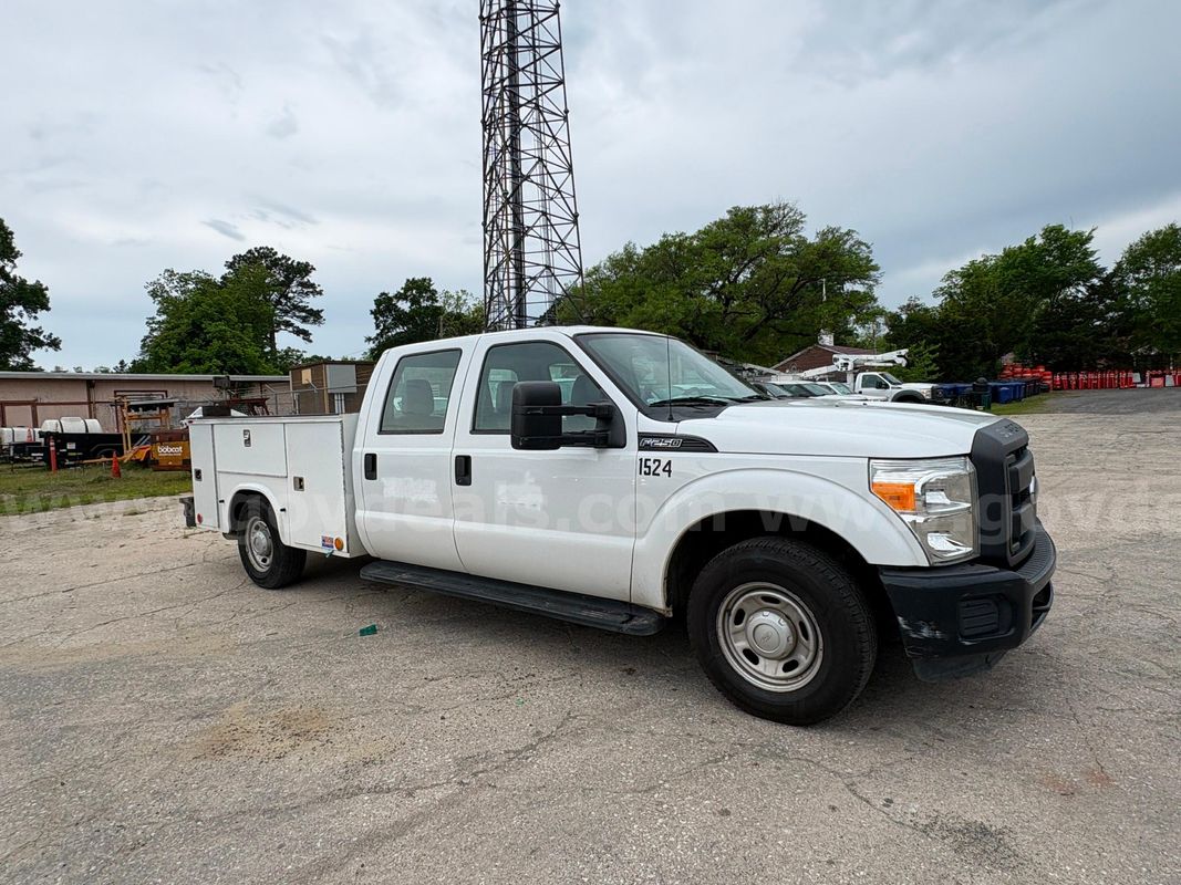 2014 Ford F-250 SD XL Crew Cab 2WD